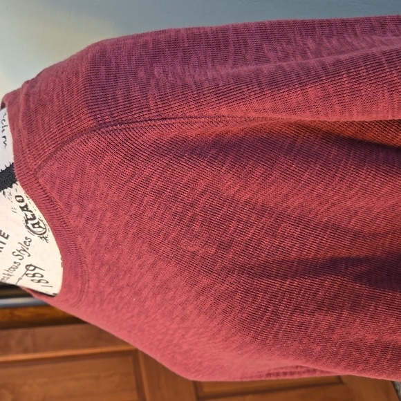 Red Banana Republic Sweater - Picture 7 of 7